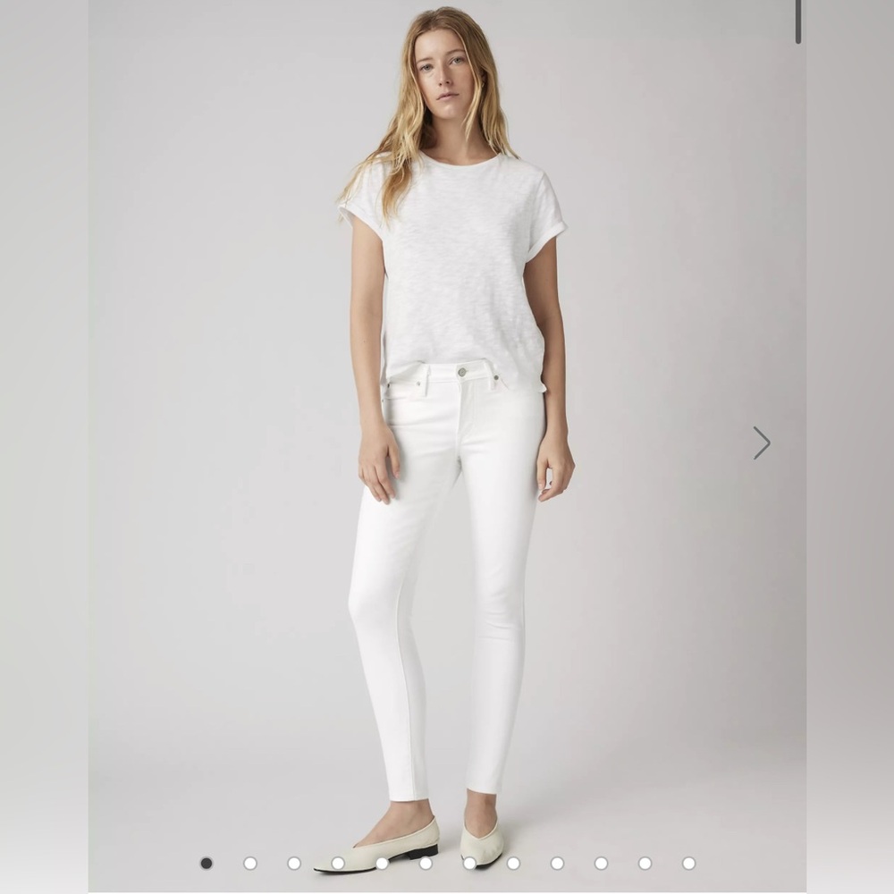 NWT Levi’s 711 Skinny Jeans in White Size 30Wx28L